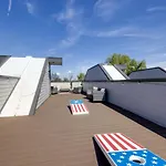 Holiday home Dolly And Denim 4 Bedroom 4.5 Bath With Spacious Rooftop Nashville