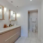 Modern 4 Bedroom 2.5 Bath Gorgeous Getaway Holiday home
