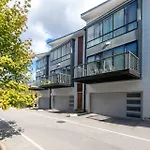 Modern 4 Bedroom 2.5 Bath Gorgeous Getaway Holiday home *