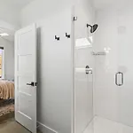 Holiday home Walk To Restaurants Outdoor Patio With Grill And Fit Pit 1 Mile To Stadium And Downtown *