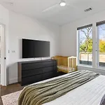 Walk To Restaurants Outdoor Patio With Grill And Fit Pit 1 Mile To Stadium And Downtown Nashville