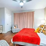 North Nashville Luxury Home! Perfect For Large Groups!