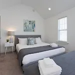 Holiday home Beautiful Townhomes 2 Units With Outdoor Patios