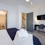 Beautiful Townhomes 2 Units With Outdoor Patios *