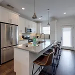 Beautiful Townhomes 2 Units With Outdoor Patios * Nashville