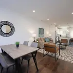 Minutes To Broadway Alluring Gated Townhome * Nashville