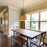 Downtown Dream Extra Bedding Minutes To Broadway