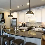 Holiday home Downtown Dream Extra Bedding Minutes To Broadway *