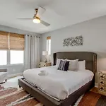 Dual Homes Gulch Superstars Epic Rooftop Holiday home *