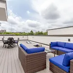 Dual Homes Gulch Superstars Epic Rooftop Holiday home