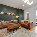 Holiday home Nashvista Townhome Downtown Views 10 Comfy Beds *