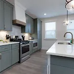Premier Townhome East Minutes Downtown