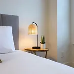 Holiday home Two Elegant Townhomes Perfect For Large Groups