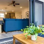 Holiday home East Beauty Minutes To Downtown