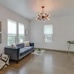 Dreamer - Mins To Downtown - 3br 2.5bath *