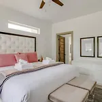 Holiday home Dreamer - Mins To Downtown - 3br 2.5bath