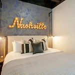 Stylish Haven In South Apartment Nashville