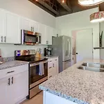Stylish Haven In South Apartment *