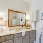 Hills Getaway Shopping And Dining District Holiday home *