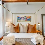 Stylish With Urban Charm Apartment
