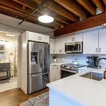 Stylish With Urban Charm Apartment Nashville
