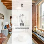 Stylish With Urban Charm Apartment