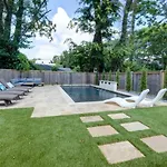 East Bliss Pool And Putt Putt Paradise Holiday home Nashville