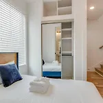 Holiday home Jazz Junction 4 Bedrooms 7 Beds 7 Mins To Broadway *