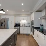 Holiday home The Americana 4 Bedroom 3.5 Bath Luxury *