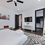 Holiday home Urban Elegance Rooftop Lounge With Hot Tub Nashville