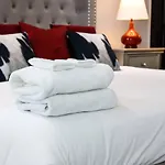 Urban Elegance Rooftop Lounge With Hot Tub Holiday home Nashville