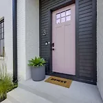 Music Row Country Retreat Balcony And Hot Tub