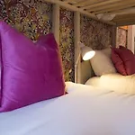Holiday home Music Row Country Retreat Balcony And Hot Tub