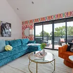 Music Row Country Retreat Balcony And Hot Tub