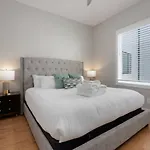 Holiday home Urban Escape Rooftop Lounge With Skyline Views *