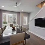 Holiday home Violet Vogue - Rooftop Patio - Skee-ball Game *