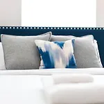 Holiday home Blue Horizon - Hot Tub - Dual Rooftop Balconies *