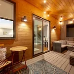 Spacious And Modern 2 Rooftops Stage Games And Holiday home Nashville