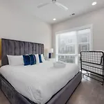 Rhythmic Retreat Rooftop Lounge 4 Bedroom 4.5 Bath *