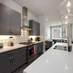 Rhythmic Retreat Rooftop Lounge 4 Bedroom 4.5 Bath Nashville