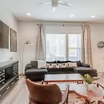 Holiday home Harmony Of Dual Townhomes With 14 Beds *