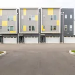 Holiday home Harmony Of Dual Townhomes With 14 Beds *