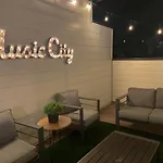 Two Townhomes Rooftop Patios Hillsboro Village Holiday home