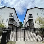 Two Townhomes Rooftop Patios Hillsboro Village Holiday home Nashville