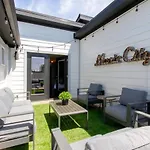 Holiday home Two Townhomes Rooftop Patios Hillsboro Village *