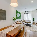 Holiday home Two Townhomes Rooftop Patios Hillsboro Village *