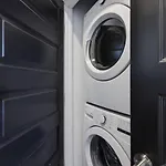 Two Townhomes - Hot Tubs And Rooftop Balconies Holiday home *