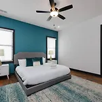 Two Townhomes- Rooftop Lounge- Hot Tub- Views