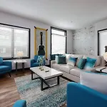 Holiday home Two Townhomes- Rooftop Lounge- Hot Tub- Views