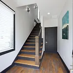Holiday home Two Townhomes- Rooftop Lounge- Hot Tub- Views *